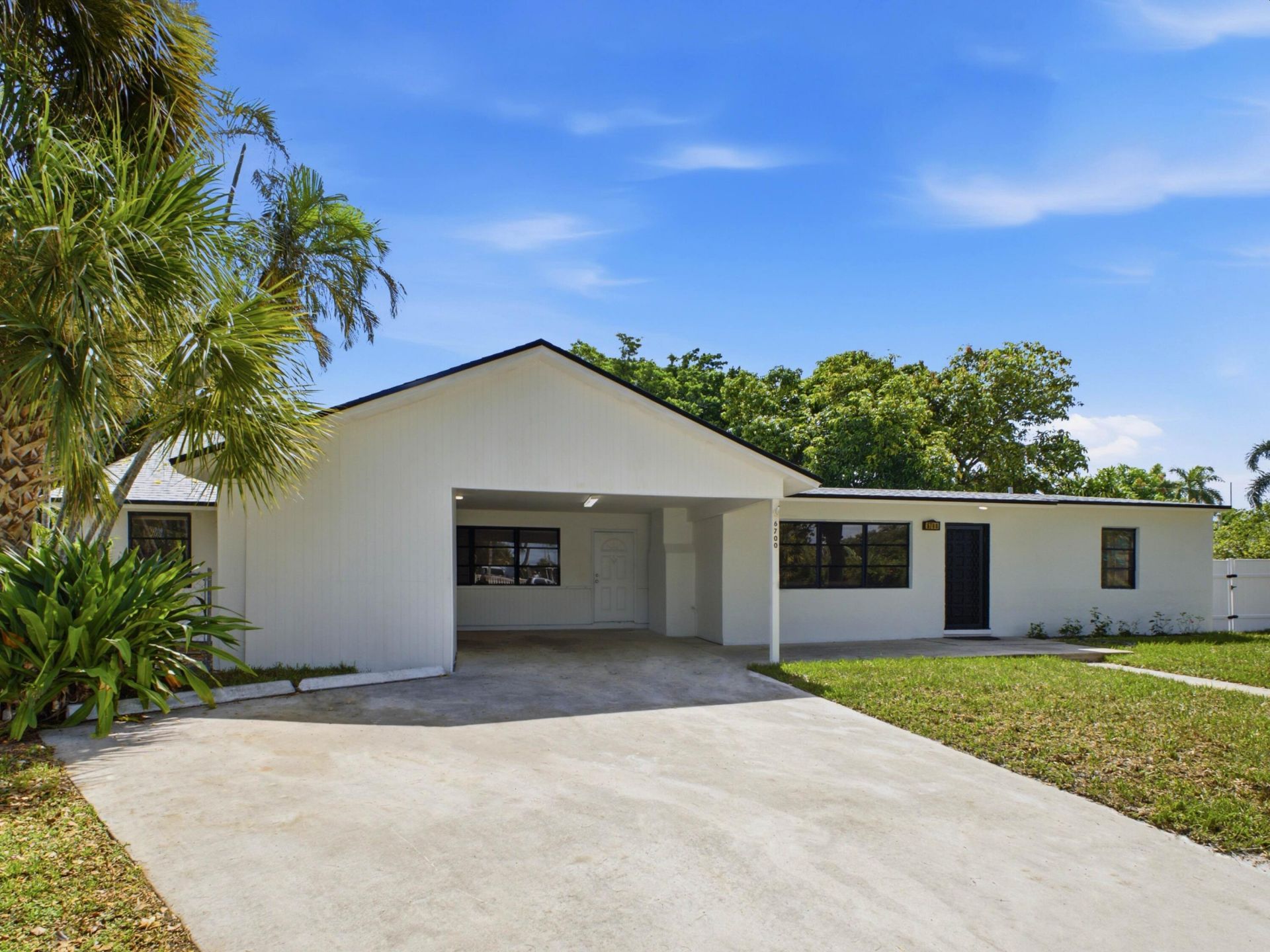 6700 Forest Court, West Palm Beach, FL 33405 Photo