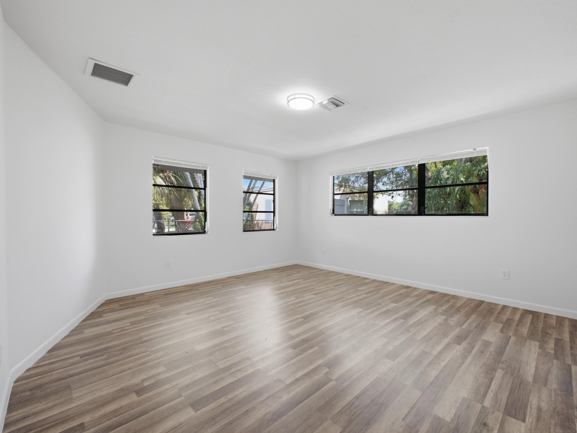 6700 Forest Court, West Palm Beach, FL 33405 Photo