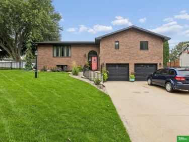 2711 Eagle Drive, Fremont, NE 68025