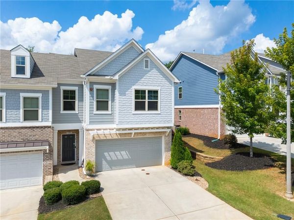 130 Maple Creek Way , Woodstock, GA 30188