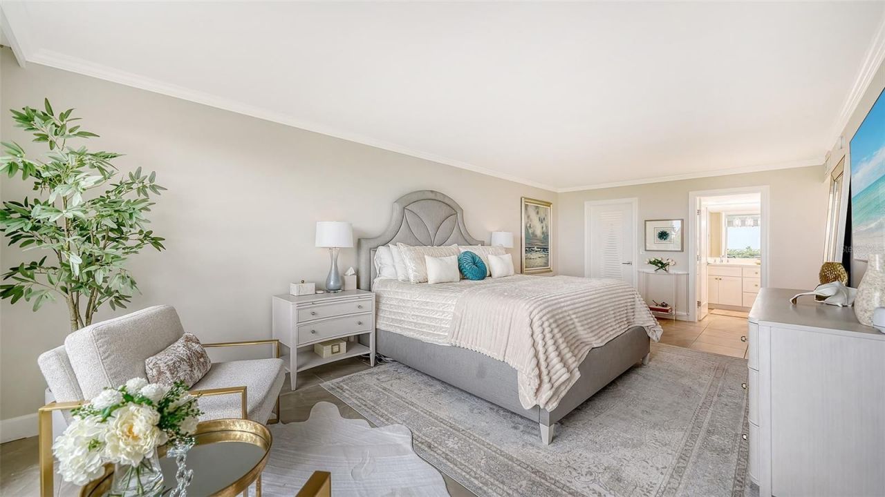 2425 Gulf Of Mexico Drive, Unit 1B, Longboat Key, FL 34228 Photo