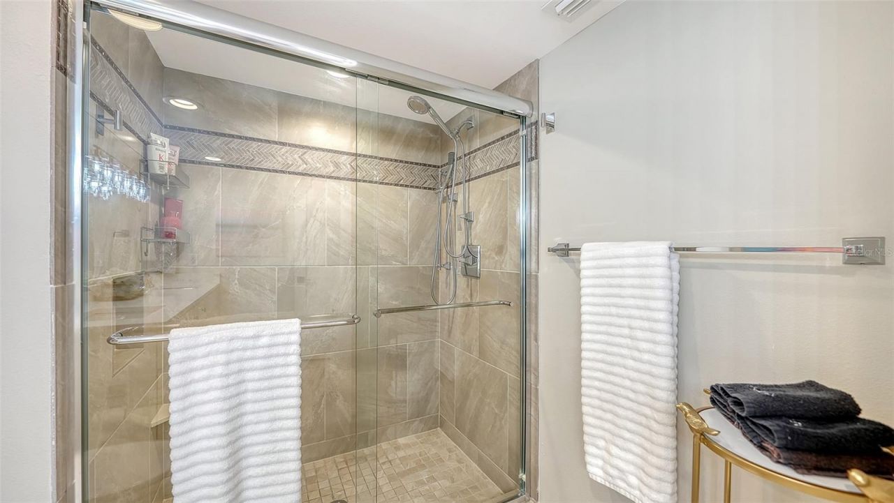 2425 Gulf Of Mexico Drive, Unit 1B, Longboat Key, FL 34228 Photo