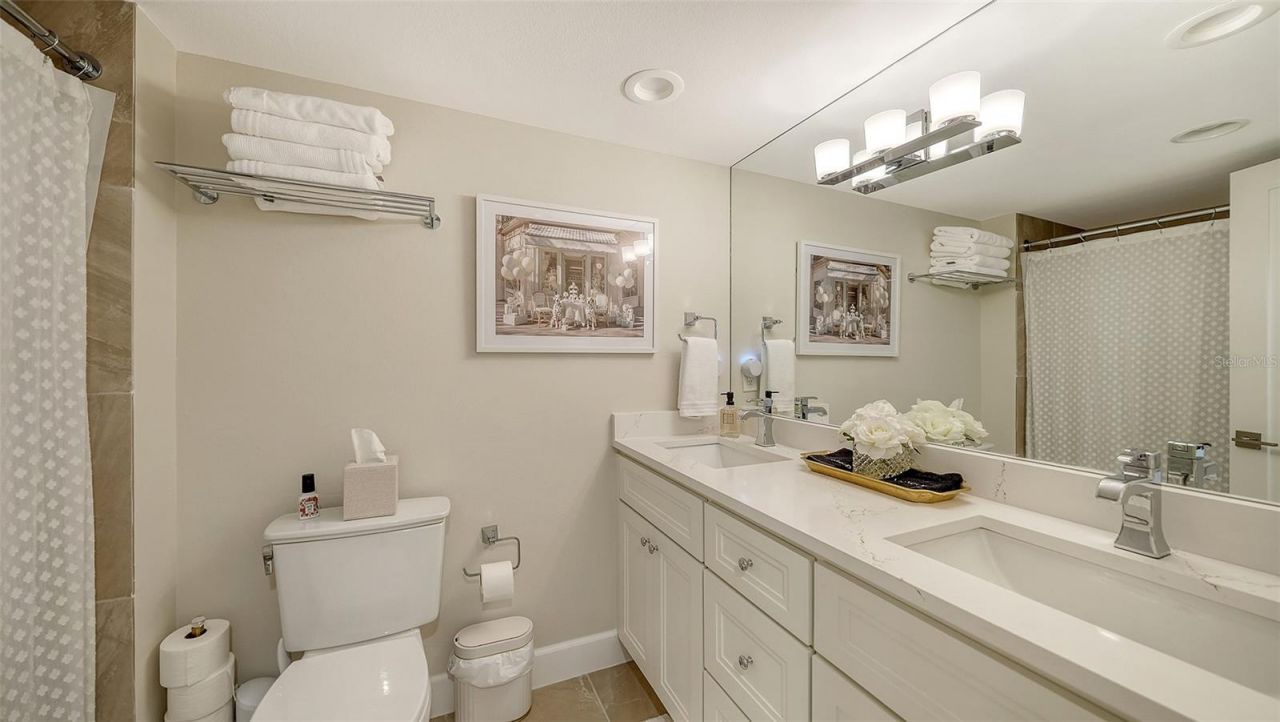 2425 Gulf Of Mexico Drive, Unit 1B, Longboat Key, FL 34228 Photo