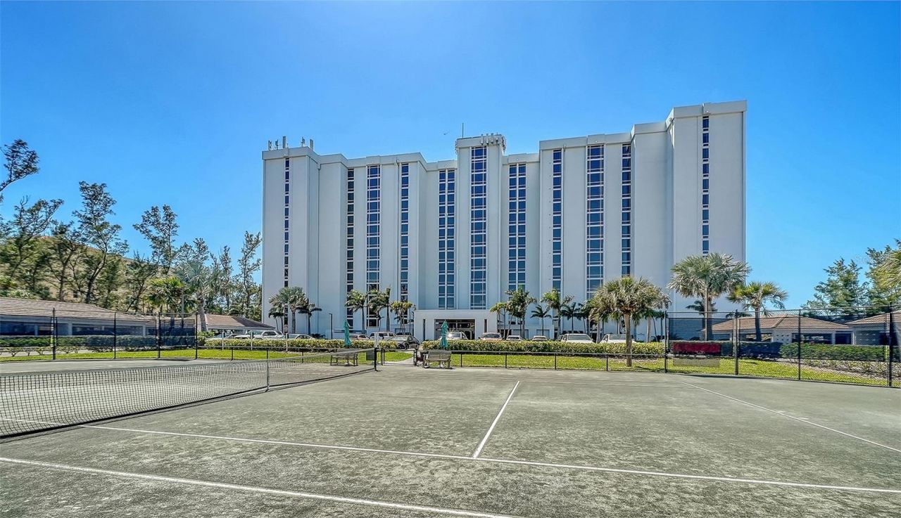 2425 Gulf Of Mexico Drive, Unit 1B, Longboat Key, FL 34228 Photo