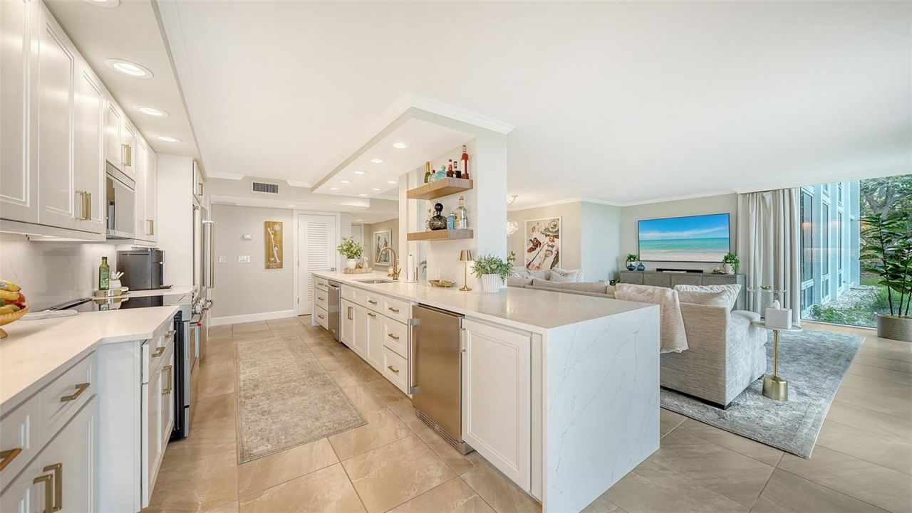 2425 Gulf Of Mexico Drive, Unit 1B, Longboat Key, FL 34228 Photo