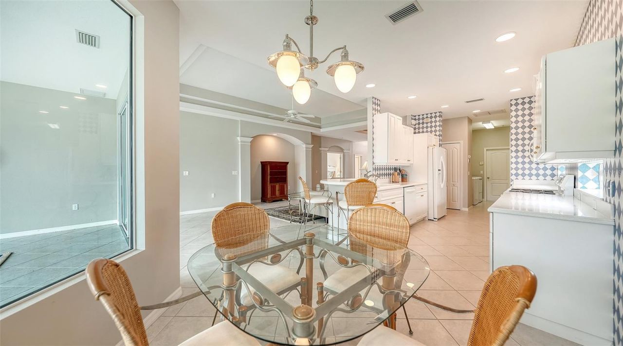 8224 Nice Way, Sarasota, FL 34238 Photo