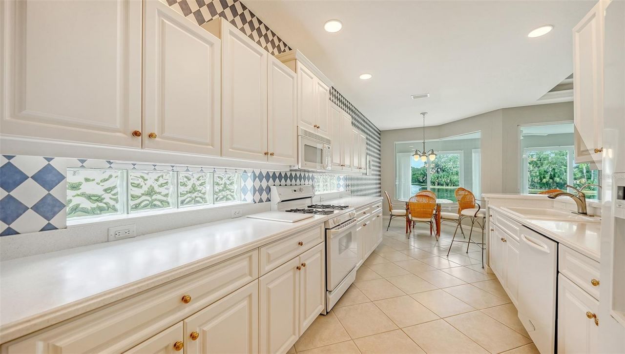 8224 Nice Way, Sarasota, FL 34238 Photo