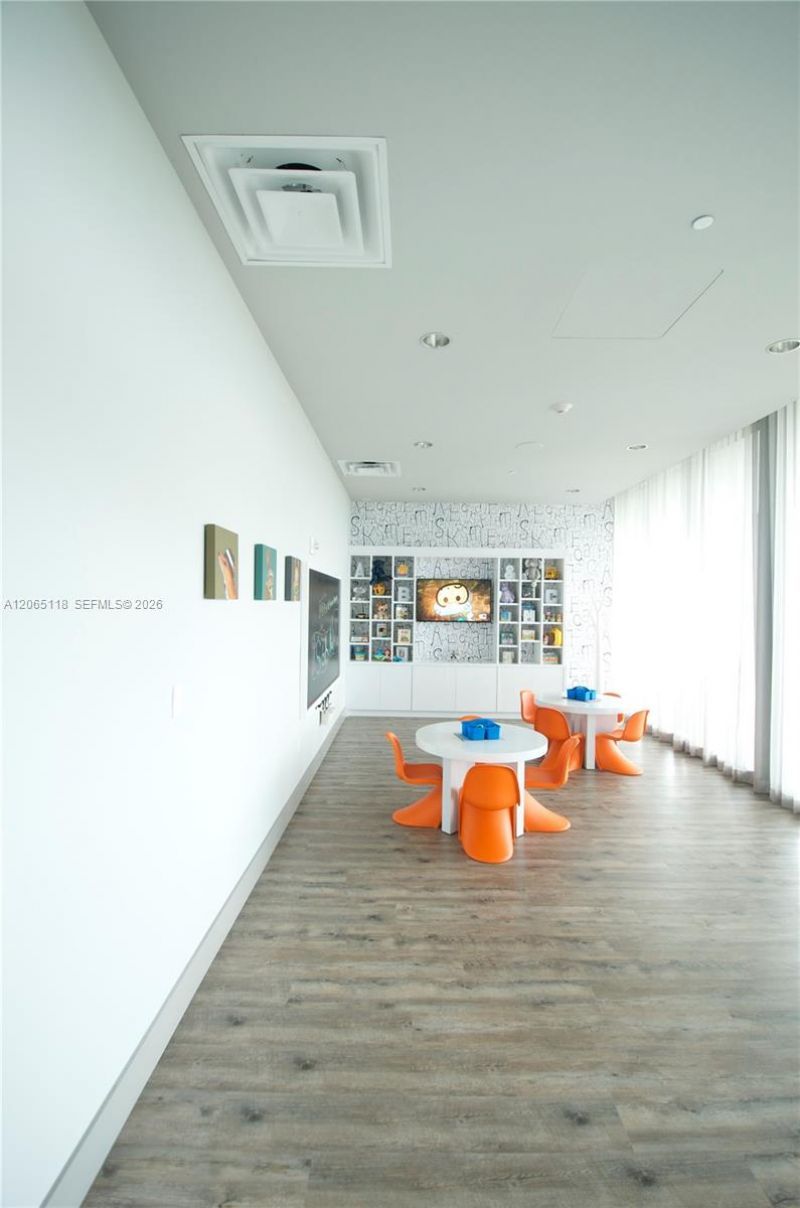 5300 Paseo Blvd , Unit 709, Doral, FL 33166 Photo