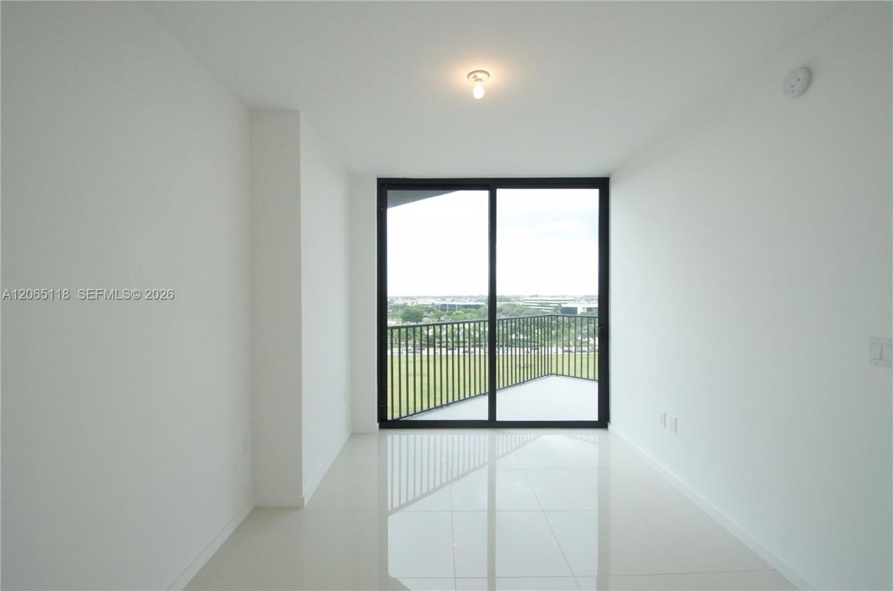 5300 Paseo Blvd , Unit 709, Doral, FL 33166 Photo