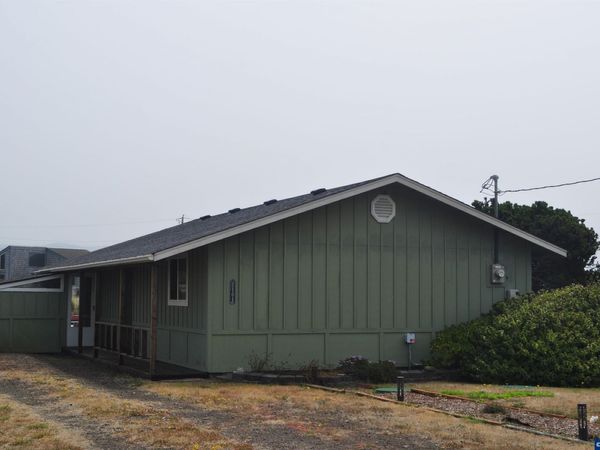 1101 NW Pacific Wy, Waldport, OR 97394