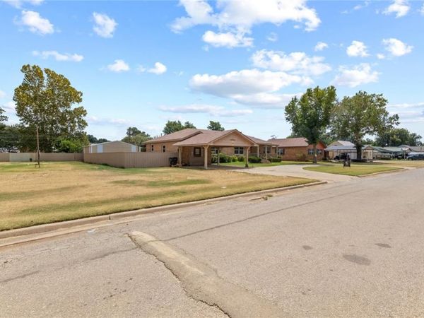502 3rd Street, Fort Cobb, OK 73038
