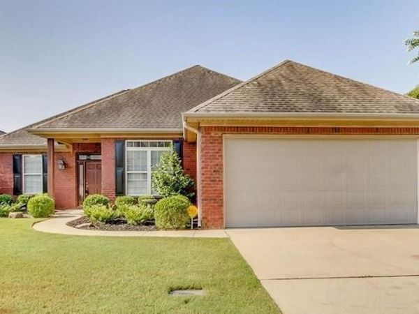 717 Greenbriar Drive, Northport, AL 35473