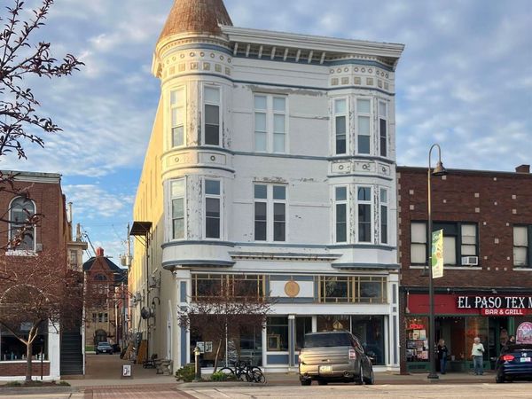 51 E Broadway Avenue, Unit 201, Fairfield, IA 52556