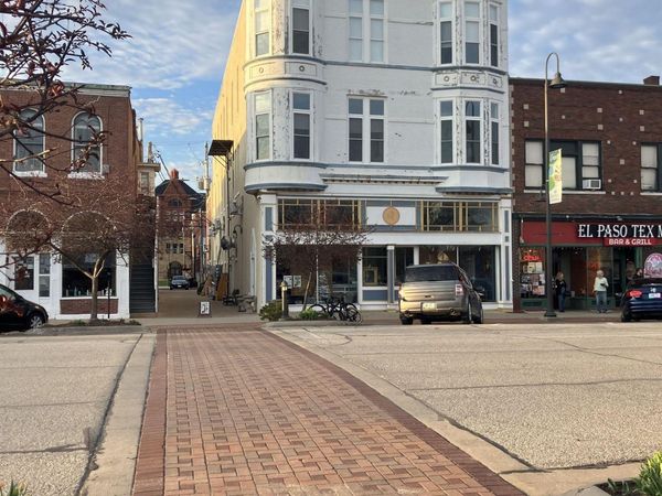 51 E Broadway Avenue, Unit 201, Fairfield, IA 52556