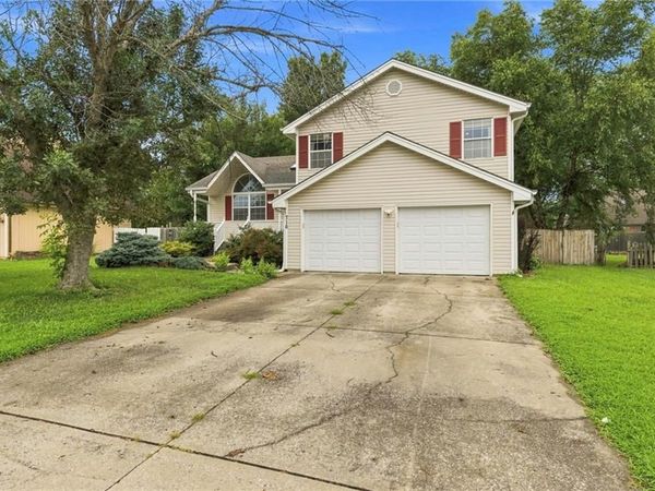 716 SE 11th Street, Lee's Summit, MO 64081