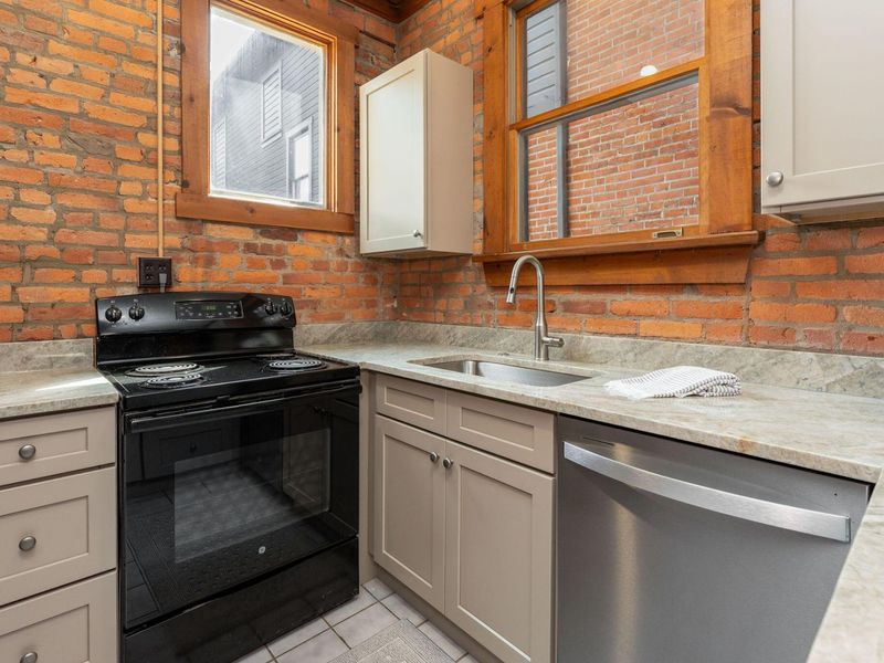 279-281 E Beck Street , Columbus, OH 43206 Photo 6