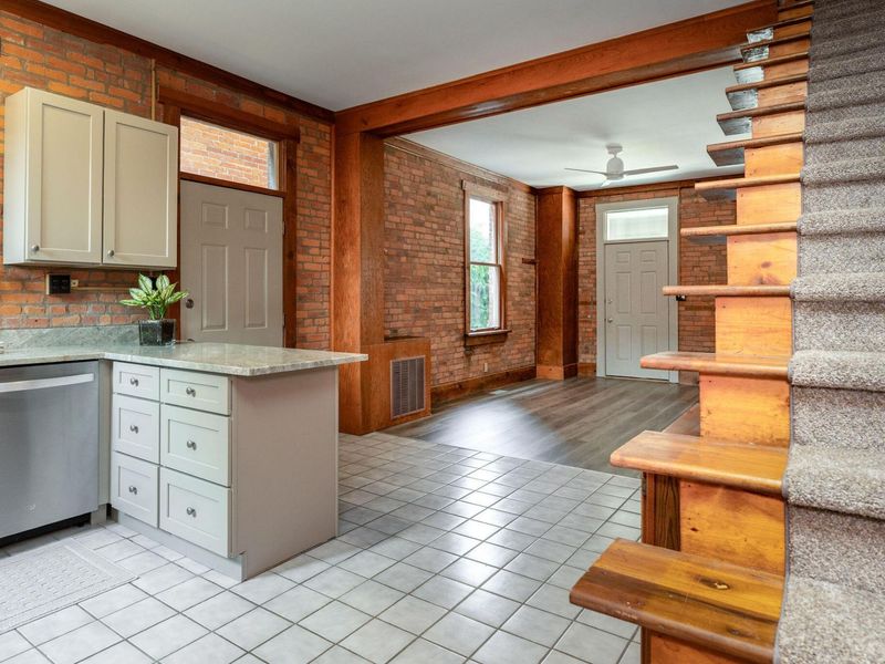 279-281 E Beck Street , Columbus, OH 43206 Photo 7
