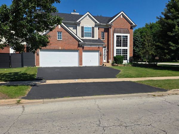 101 N Spruce Avenue , Wood Dale, IL 60191