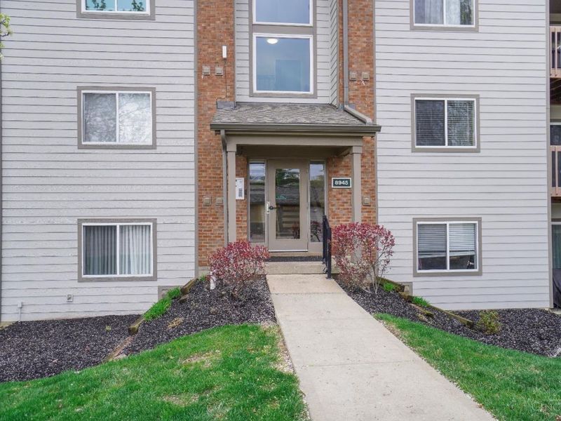 8945 Eagleview Drive, West Chester, OH 45069 Photo 2