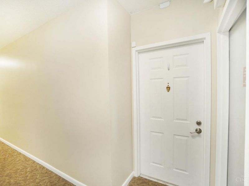 8945 Eagleview Drive, West Chester, OH 45069 Photo 4