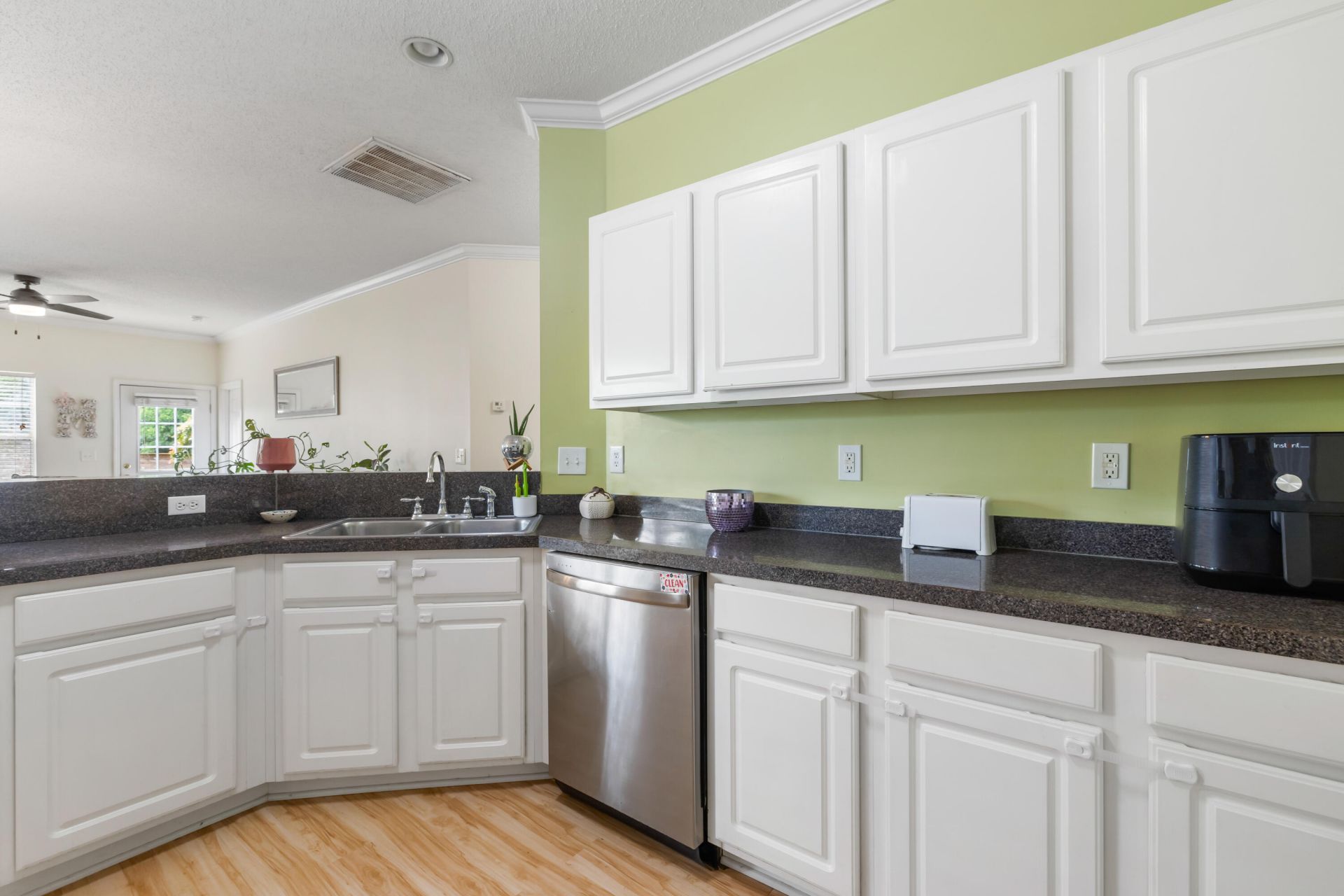 491 Hainsworth Drive Photo 23