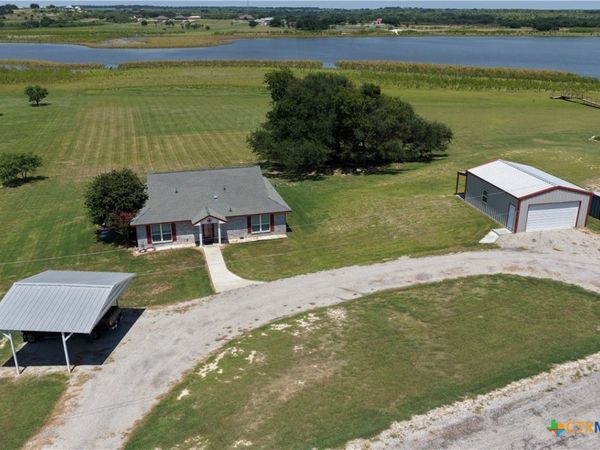 333 Lake Point Road , Comanche, TX 76442