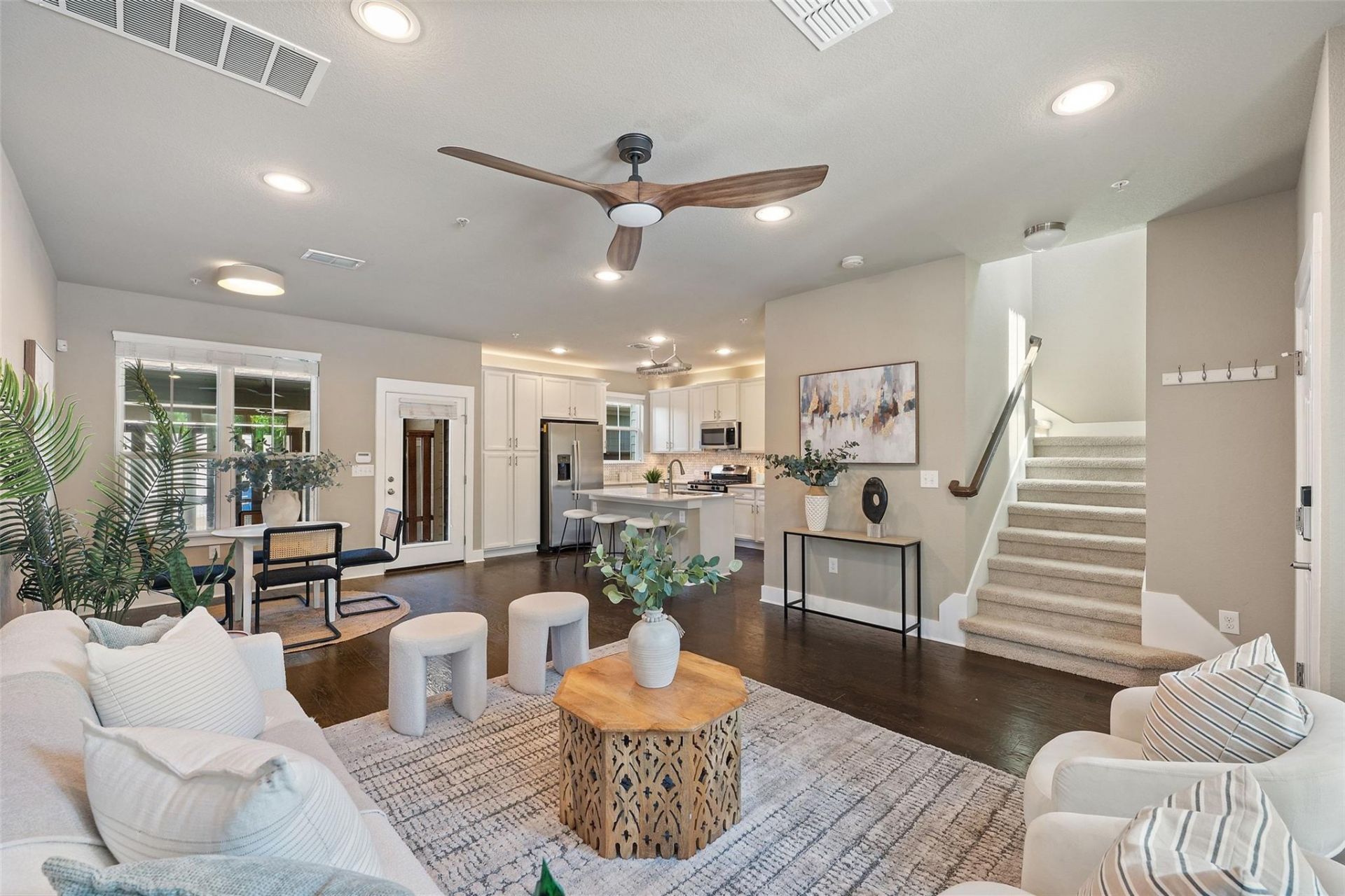 7704 Easy Wind Dr, Austin, TX 78757 Main Photo