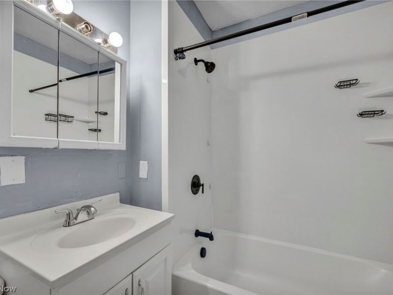 1606 Larchmont Avenue , Lakewood, OH 44107 Photo 41