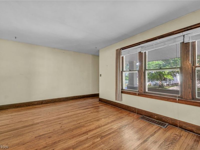 1606 Larchmont Avenue , Lakewood, OH 44107 Photo 6
