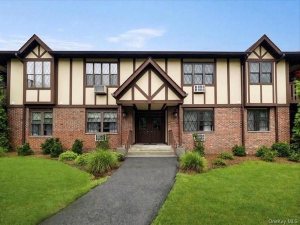 494 Sierra Vista Lane , Valley Cottage, NY 10989