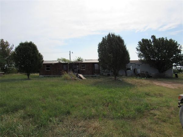 129 Hawk Spring Drive, McLoud, OK 74851