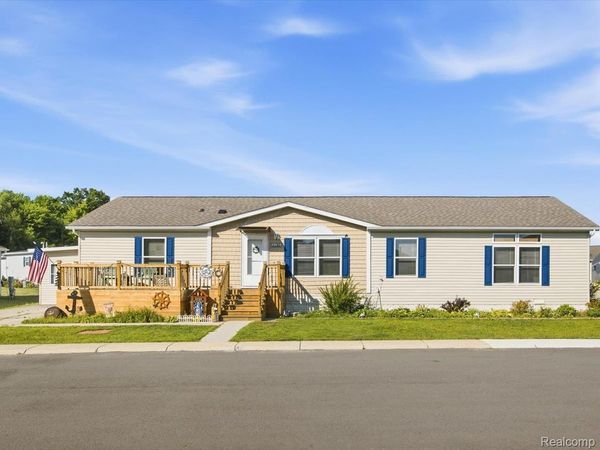 6180 Twin Lakes Drive, Kimball Township, Mi 48074
