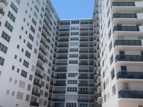 6039 COLLINS Avenue, Unit 1722, Miami Beach, FL 33140