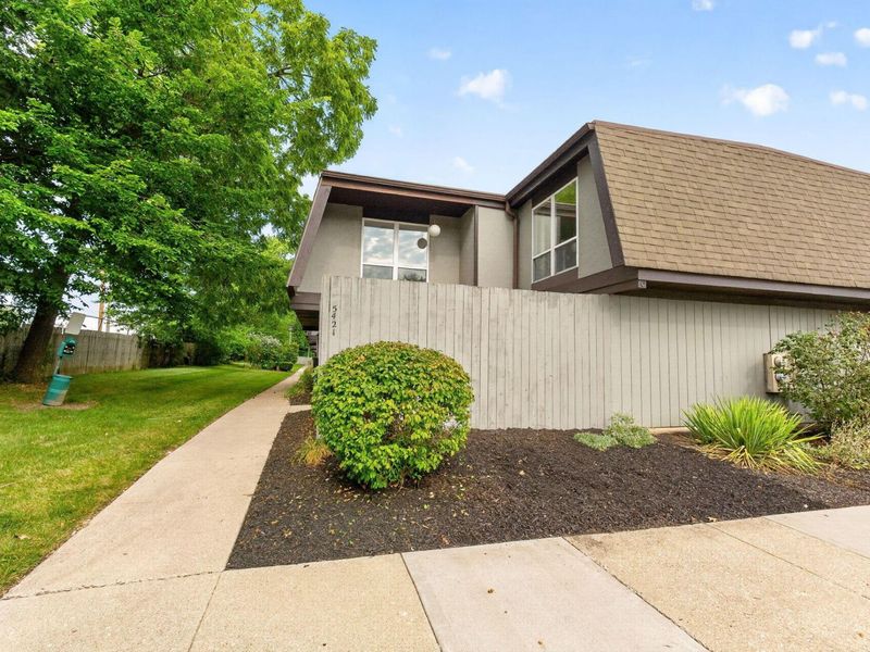 5421 Worthington Forest Place E, Unit 1A, Columbus, OH 43229 Photo 4