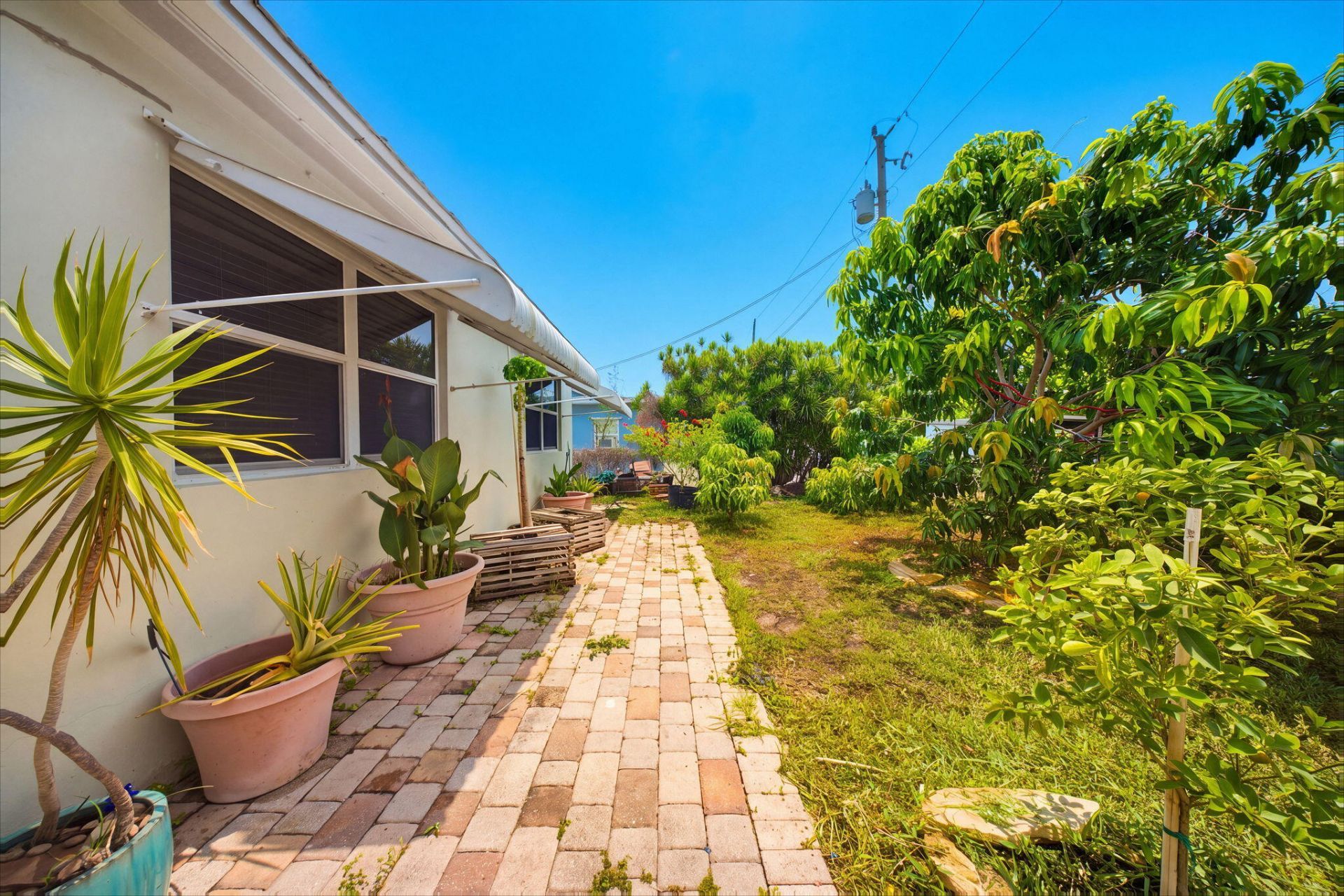 27 N Lake Drive, Summerland Key, FL 33042 Photo