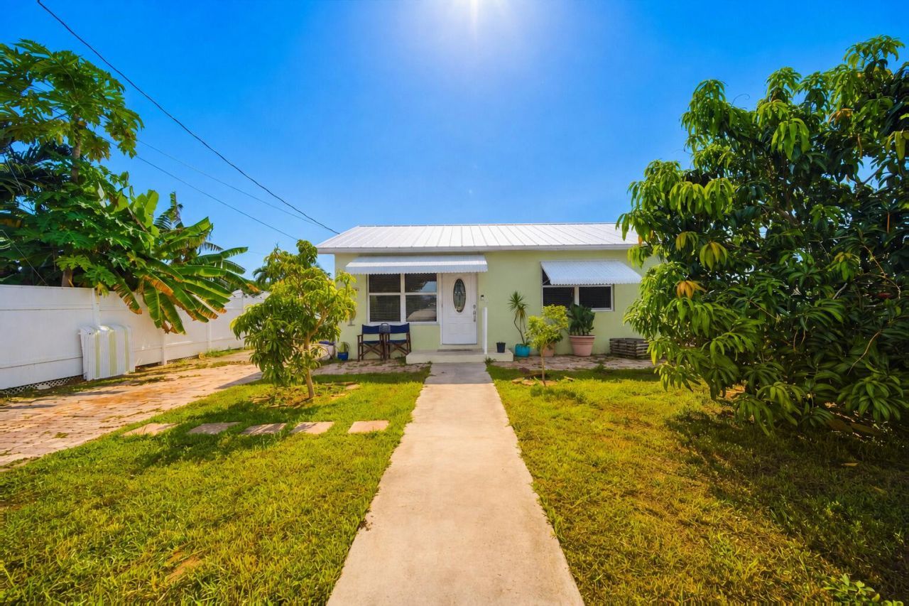 27 N Lake Drive, Summerland Key, FL 33042 Photo