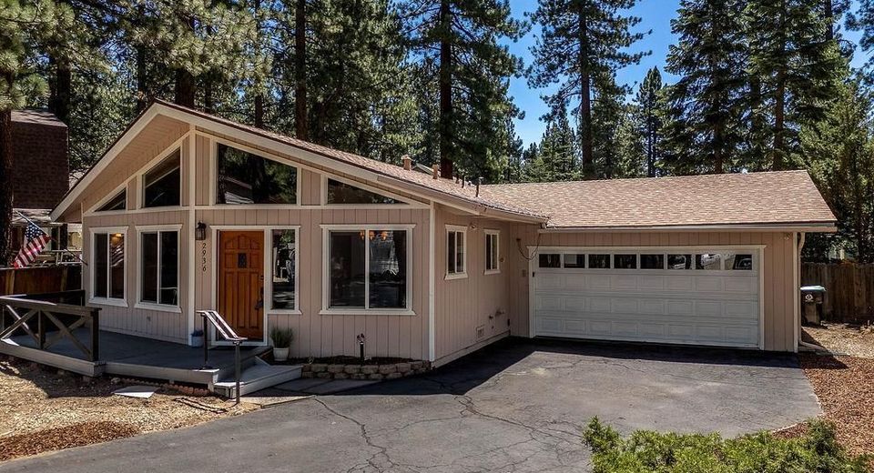 2936 Pinewood Drive, South Lake Tahoe, CA 96150 Photo