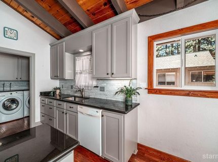 2936 Pinewood Drive, South Lake Tahoe, CA 96150 Photo