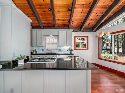 2936 Pinewood Drive, South Lake Tahoe, CA 96150 Photo