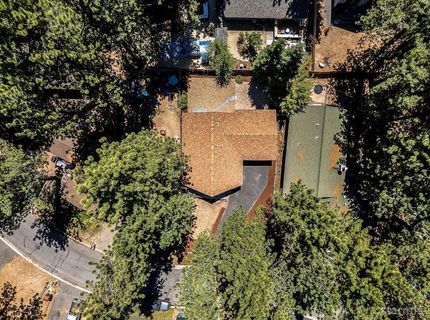 2936 Pinewood Drive, South Lake Tahoe, CA 96150 Photo