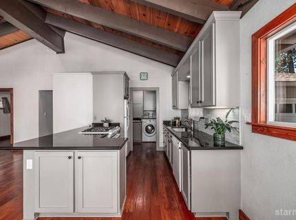 2936 Pinewood Drive, South Lake Tahoe, CA 96150 Photo