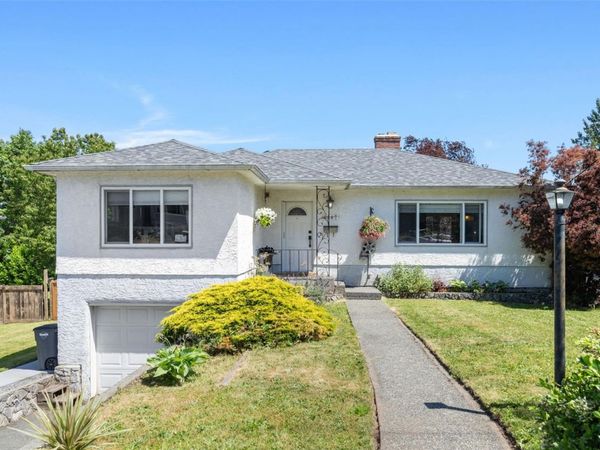 4147 Hawkes Ave , Saanich, BC V8Z 3Y9