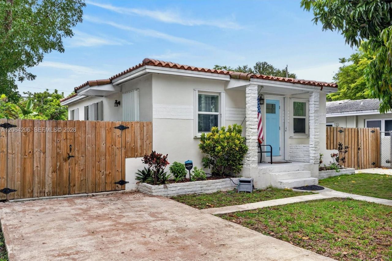 3780 SW 27th Ter, Miami, FL 33134 Photo