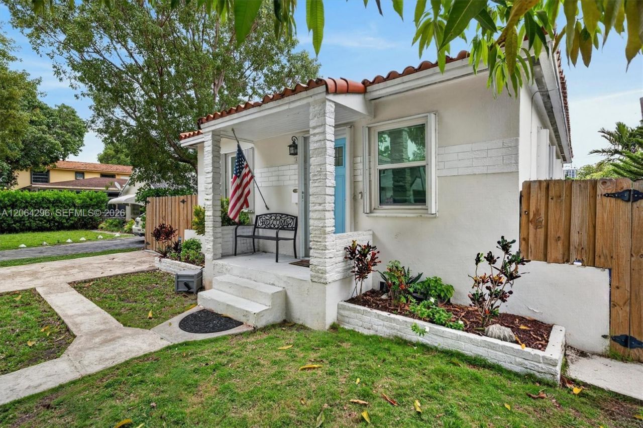 3780 SW 27th Ter, Miami, FL 33134 Photo