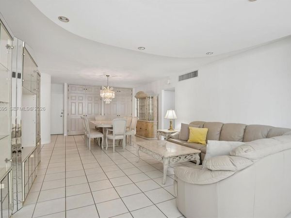 5005 Collins Ave , Unit 424, Miami Beach, FL 33140