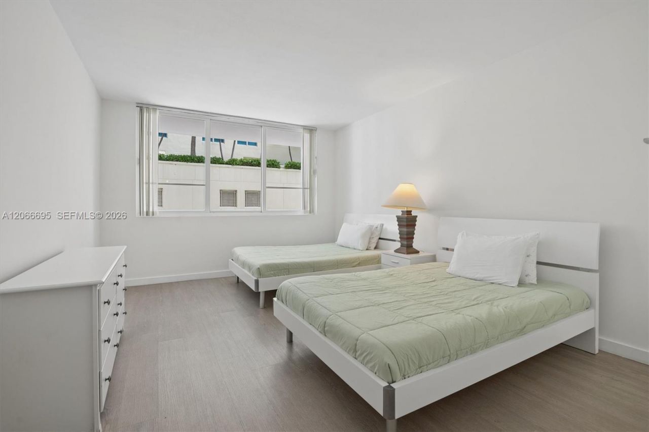 5005 Collins Ave , Unit 424, Miami Beach, FL 33140 Photo