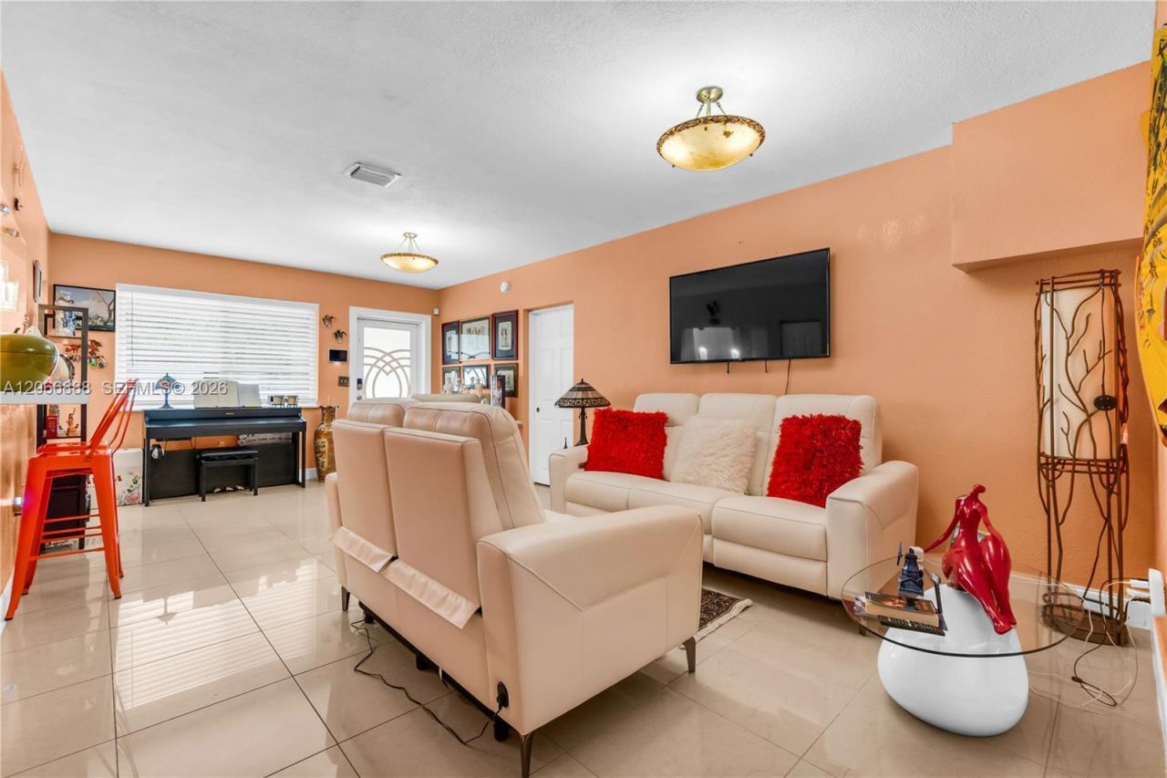 1490 NE 151st Ter, North Miami Beach, FL 33162 Photo