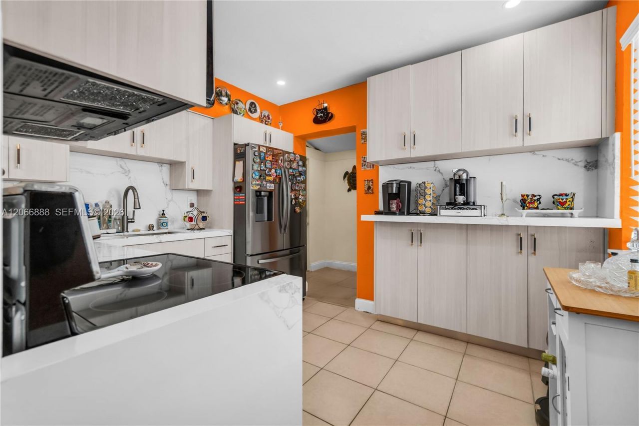 1490 NE 151st Ter, North Miami Beach, FL 33162 Photo