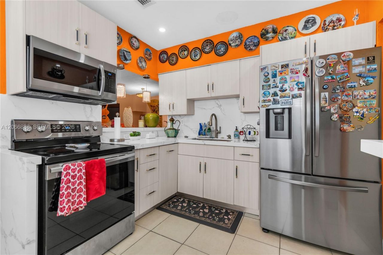 1490 NE 151st Ter, North Miami Beach, FL 33162 Photo