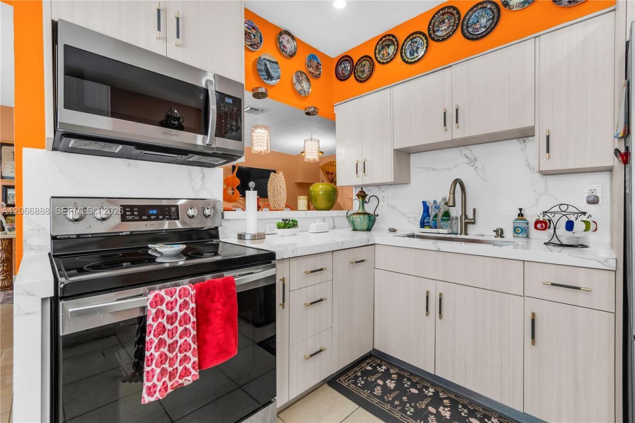 1490 NE 151st Ter, North Miami Beach, FL 33162 Photo